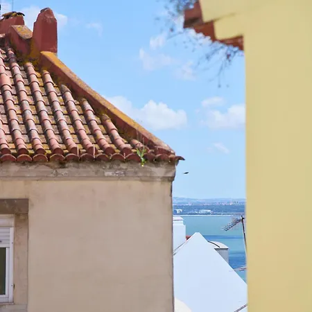 Alfama Soul Experience, By Timecooler Apartment